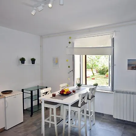 Fuer 3 Personen Ca 65 Qm In Fazana-surida, Istrien Istrische Riviera Apartment Valbandon